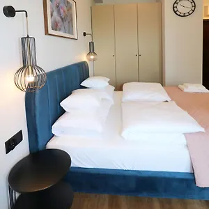 Apartament Falcon 5 Metro Sgh, Warszawa